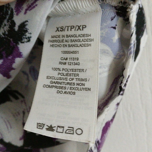 Dynamite purple floral sleeveless top 💜 - Picture 5 of 9